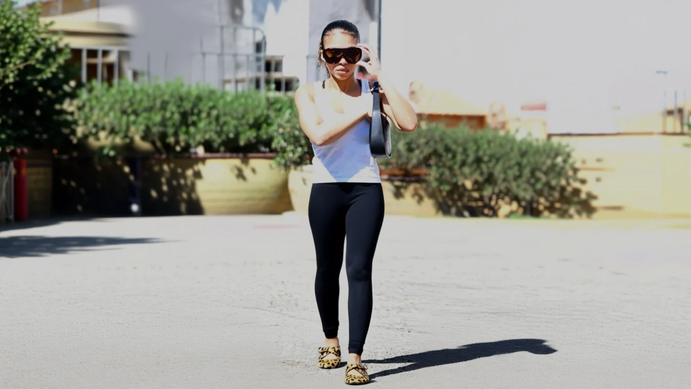 Lori Harvey aduce în atenție balerinii de 1.350 de dolari cu imprimeu de leopard