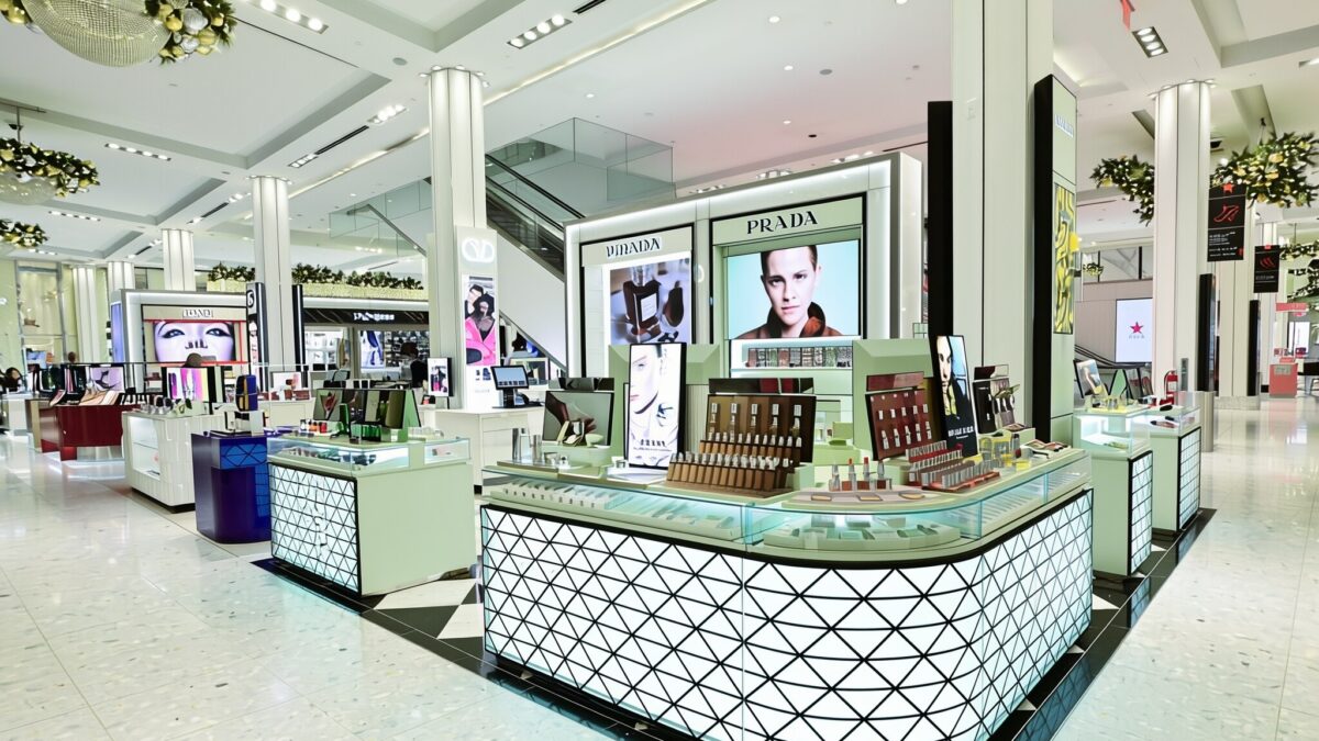 Macy’s anunta vanzari de 21.8 miliarde de dolari si mizeaza totul pe AI