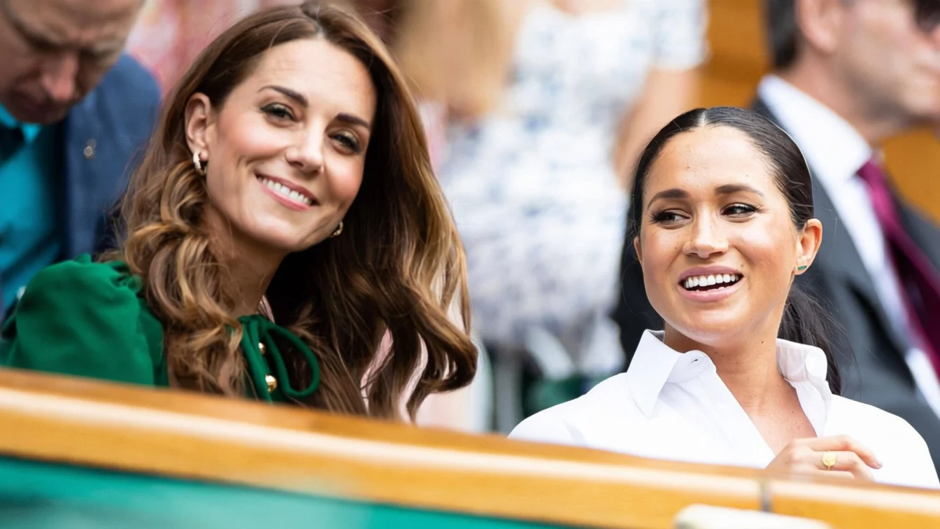 Meghan Markle uimește într-o rochie de 260 de lire cu accesoriul de iarnă preferat de Kate