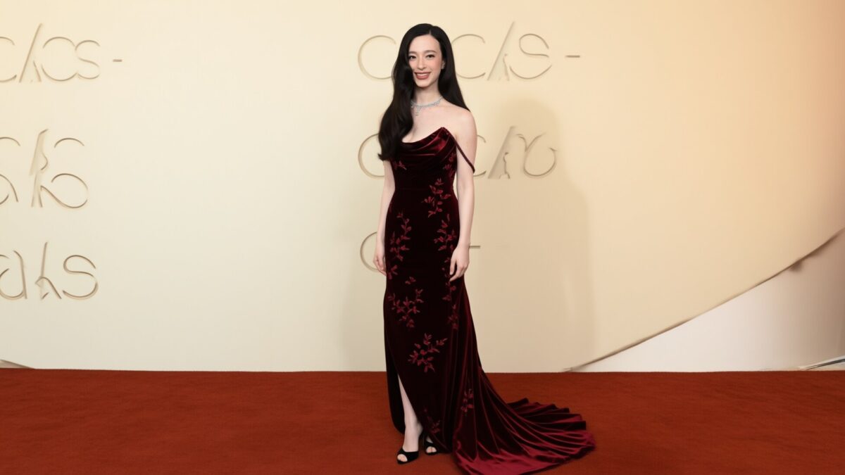 Mikey Madison a ales sandale cu toc de 10 cm pentru Gala Oscar 2026