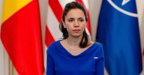 Ținutele Mirabelei Grădinaru în SUA lăudate de un designer dar criticate de altul