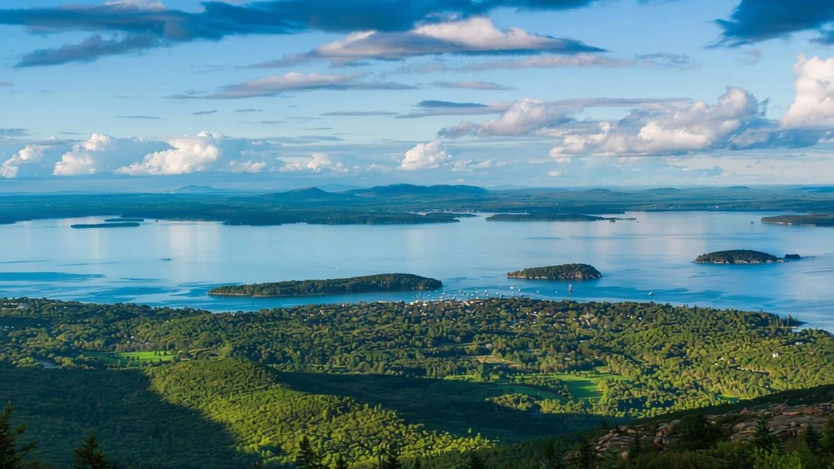 Ghid pentru Mount Desert Island, insula cu 18 munți unde răsare primul soare din America