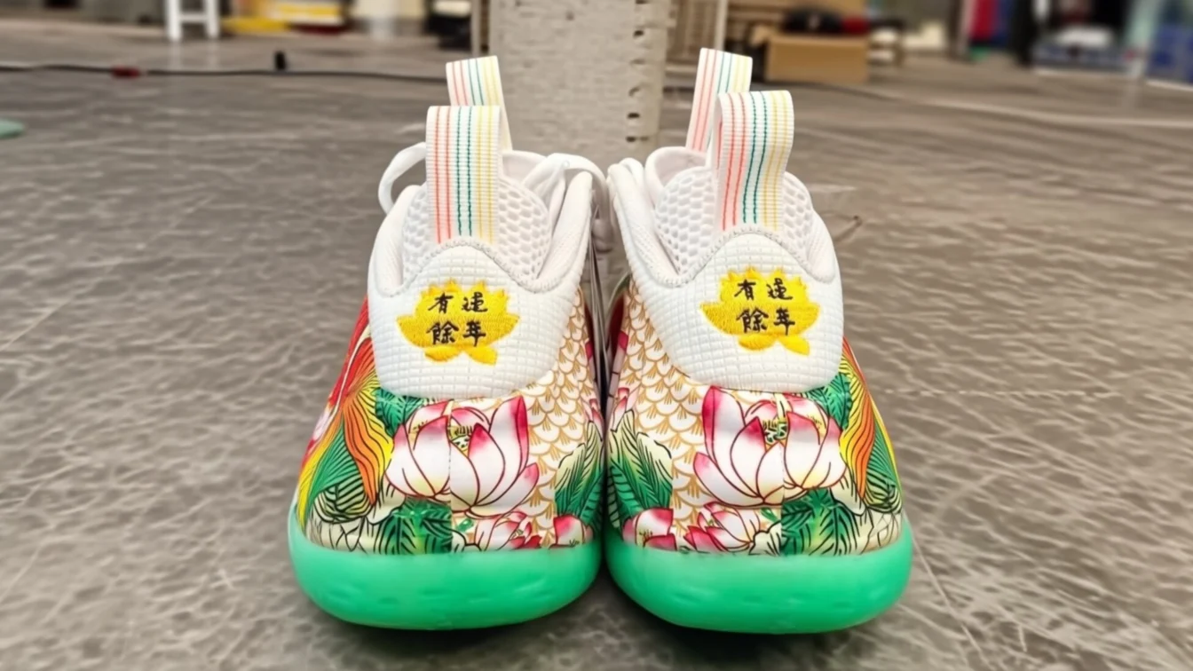 Nike relansează modelul Foamposite de 6.000 de dolari cu un design complet nou