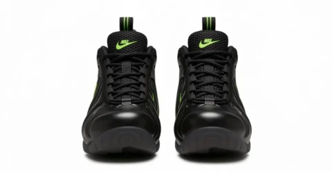 Nike relanseaza modelul Air Foamposite Pro Voltage cu un pret de 240 de dolari