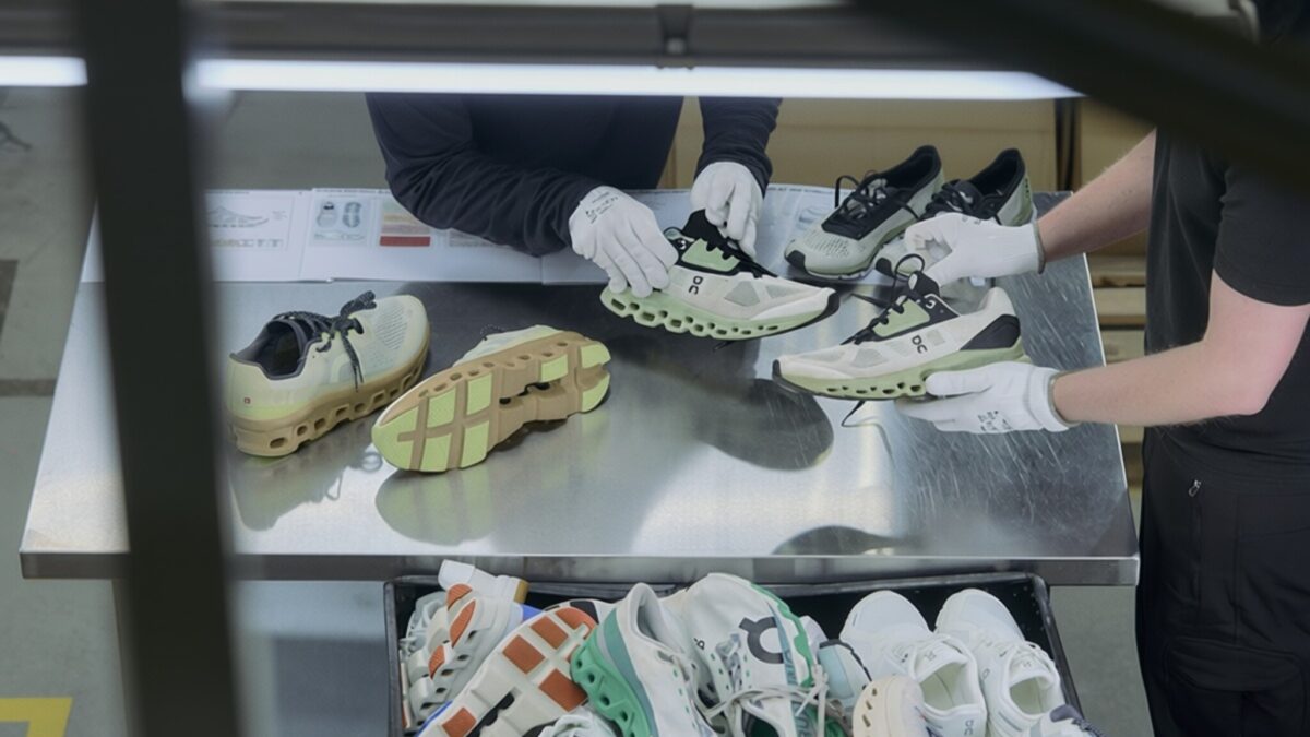 On ofera pana la 55 de dolari pentru hainele vechi intr-un nou program de buy-back