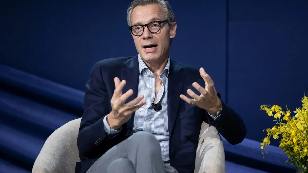 Salariu de 1,5 milioane si bonus de 8,5 milioane pentru noul CEO Saks Global