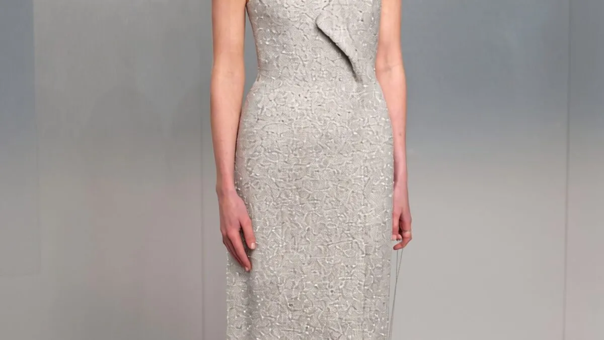 Sarah Pidgeon a strălucit la Oscar 2026 într-o rochie custom Calvin Klein