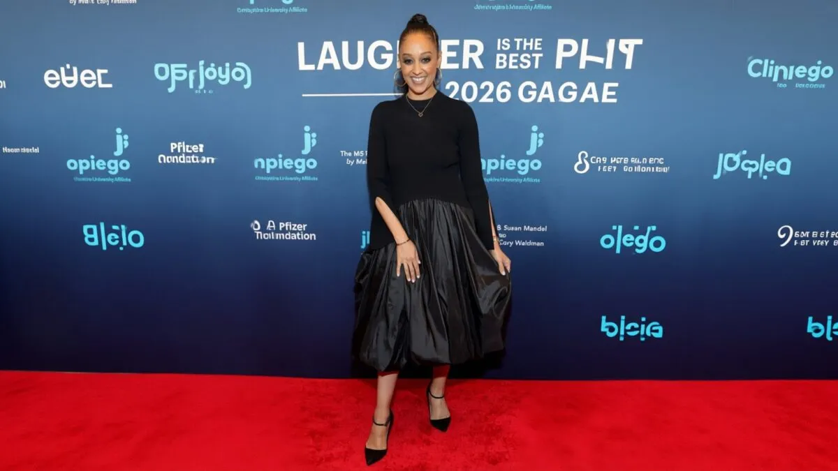 Tia Mowry poartă o rochie de 845 de dolari la Gala Sănătății Materne 2026
