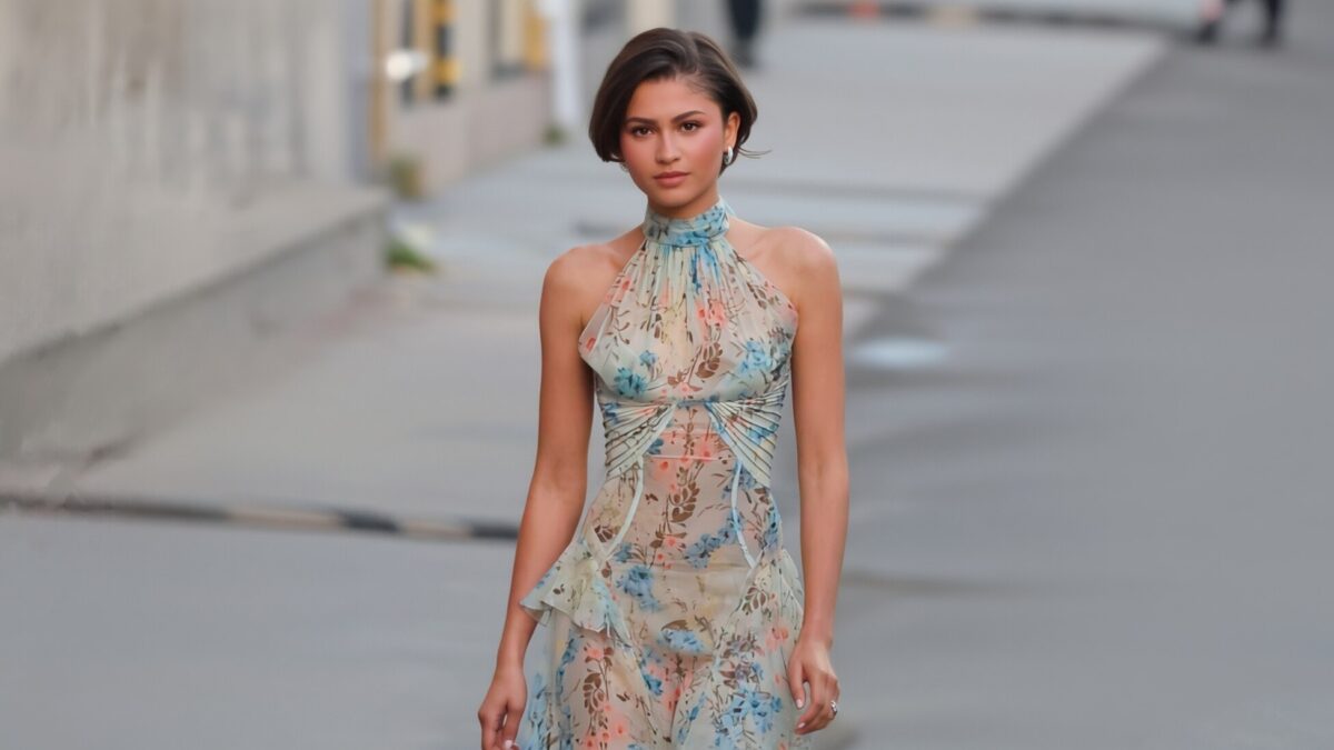 Zendaya a purtat o rochie McQueen din colecția toamnă 2026 la Jimmy Kimmel Live