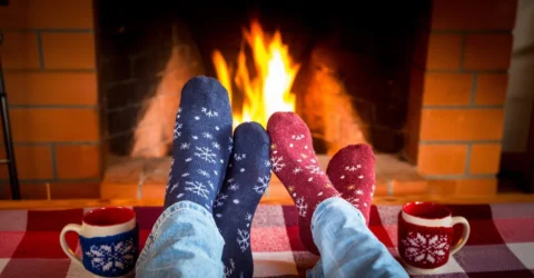 O pereche de șosete purtată o zi ascunde 9 milioane de bacterii