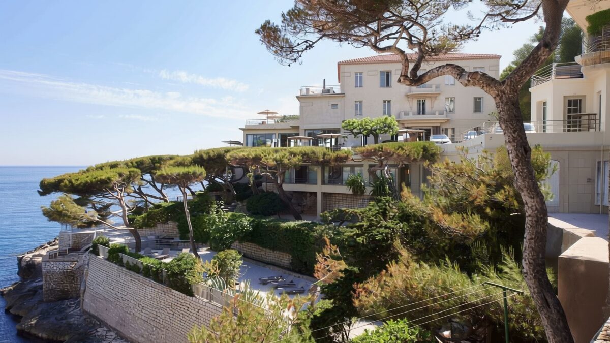 O insulă de pe Coasta de Azur se transformă cu 93 de camere și 8 restaurante