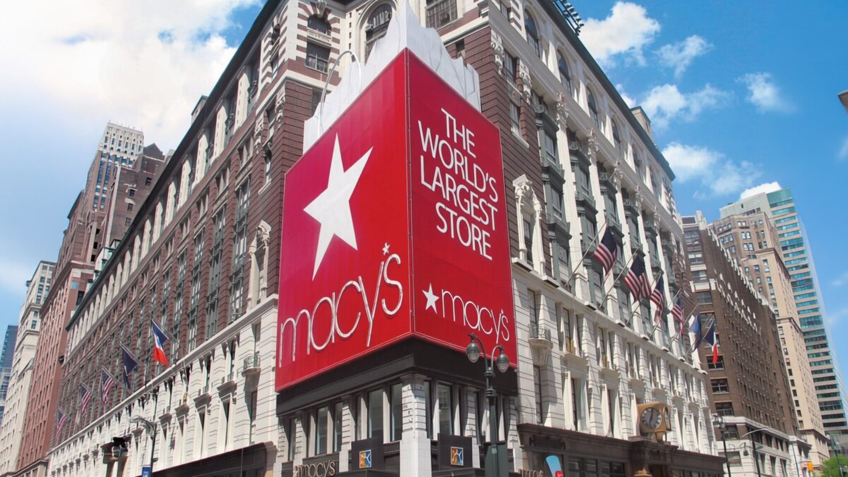 Vânzările magazinelor universale cresc cu doar 0,63% pe fondul neîncrederii