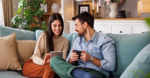 Un sărut de 10 secunde poate transfera 80 de milioane de bacterii între parteneri