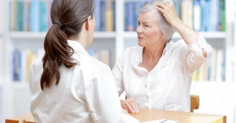 Parul tau se rareste? Un specialist dezvaluie cauzele si 7 solutii simple