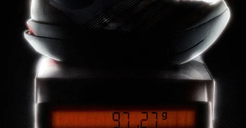 Adidas Pro Evo 3 cântărește doar 97 de grame și costă 500 de dolari