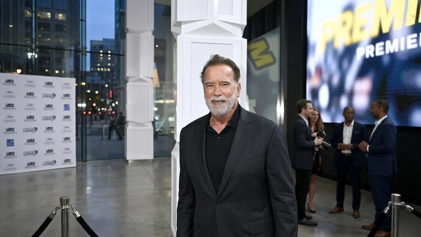 Arnold Schwarzenegger surprins cu iubita misterioasă. Cine e femeia de lângă el de 10 ani