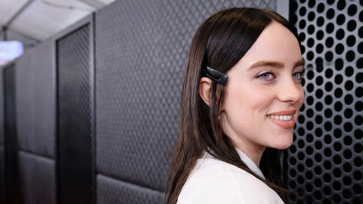 Poza in bikini a lui Billie Eilish care a starnit controverse. Raspunsul ei e o lectie