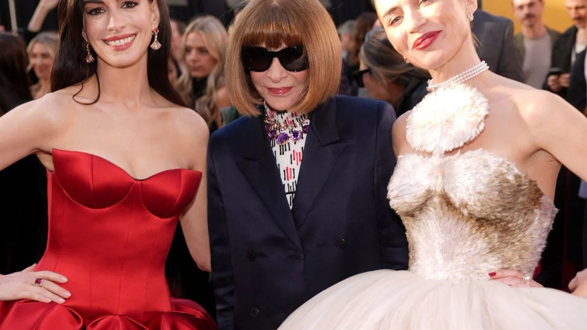Anna Wintour a ordonat schimbarea florilor pe platourile Diavolul se îmbracă de la Prada 2