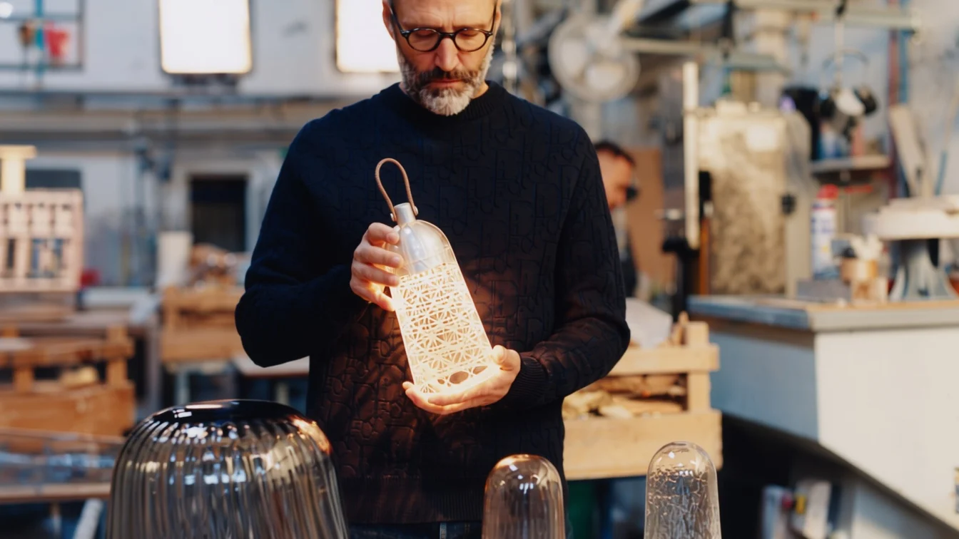 Dior lansează 27 de lămpi couture cu prețuri de la 2.300 de euro