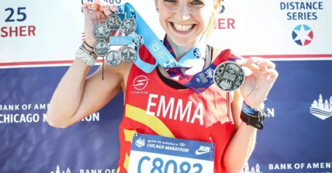 O mamă a trei copii a alergat 6 maratoane într-un an pentru a-și sărbători a 40-a aniversare