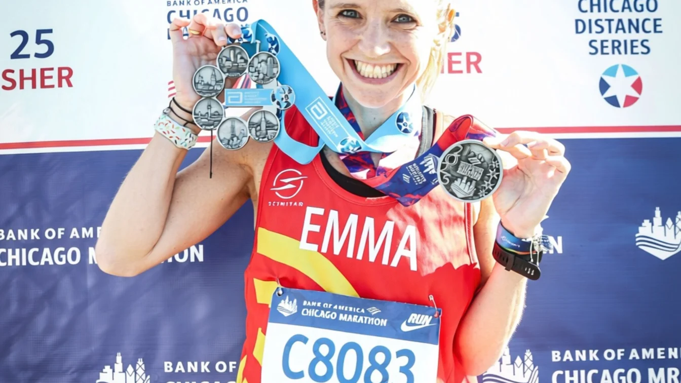 O mamă a trei copii a alergat 6 maratoane într-un an pentru a-și sărbători a 40-a aniversare