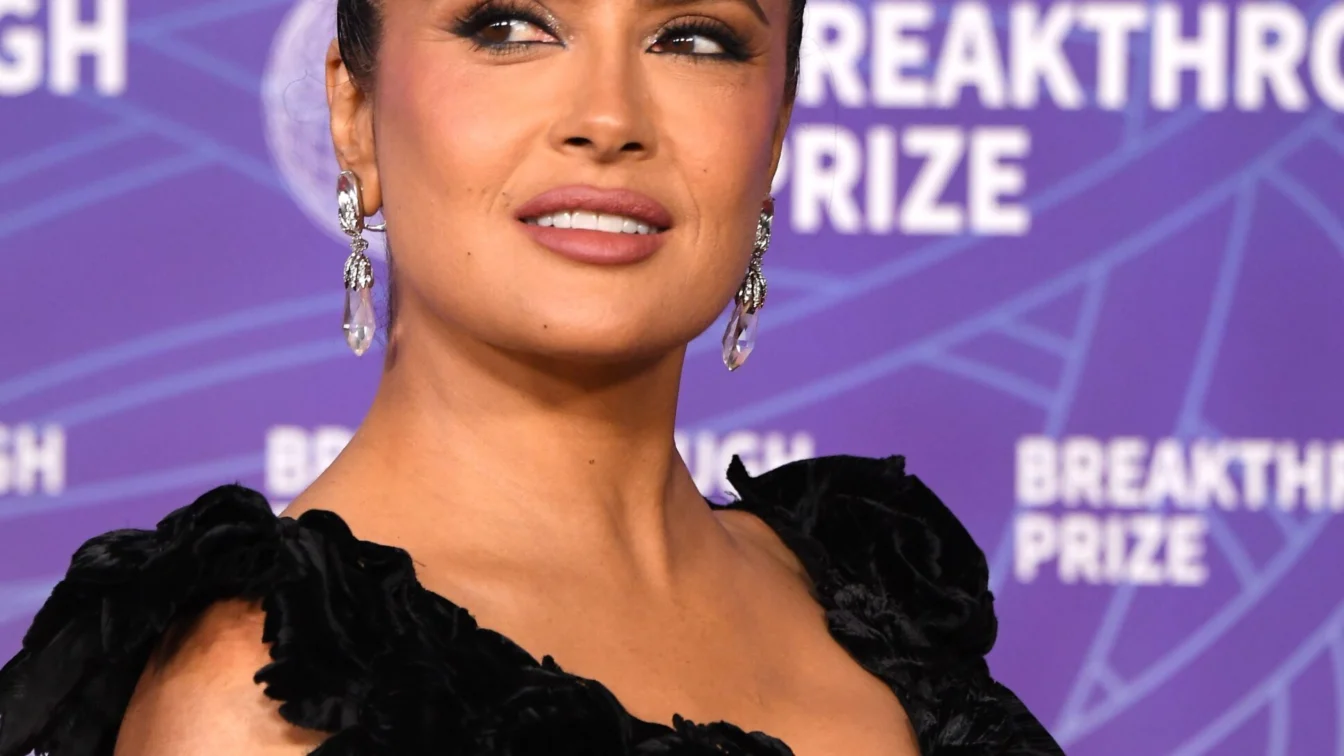 French Blending e tehnica prin care nu mai ascunzi firele albe ci le pui în valoare