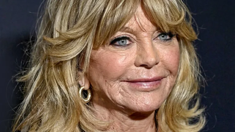 Goldie Hawn la 80 de ani intr-o rochie transparenta. Secretul ei nu e doar despre haine
