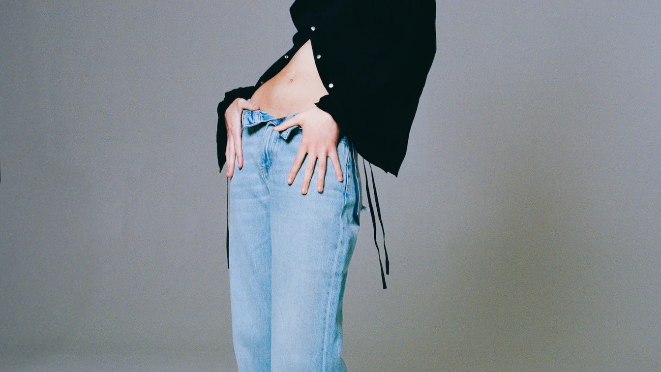 Guess aniversează 45 de ani și o readuce pe Marilyn Monroe într-o colecție capsulă