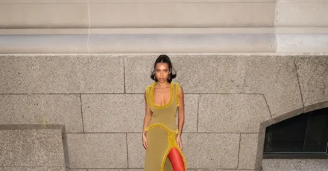 A renuntat la dormitor pentru a face loc hainelor. Ce se ascunde in dressingul ei urias