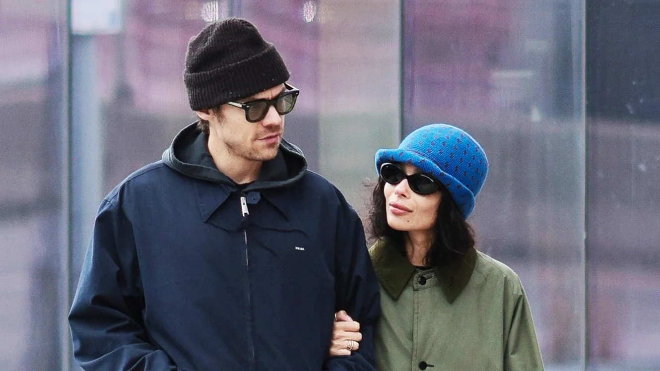 Harry Styles și Zoë Kravitz se logodesc? Actrița, surprinsă cu un inel masiv