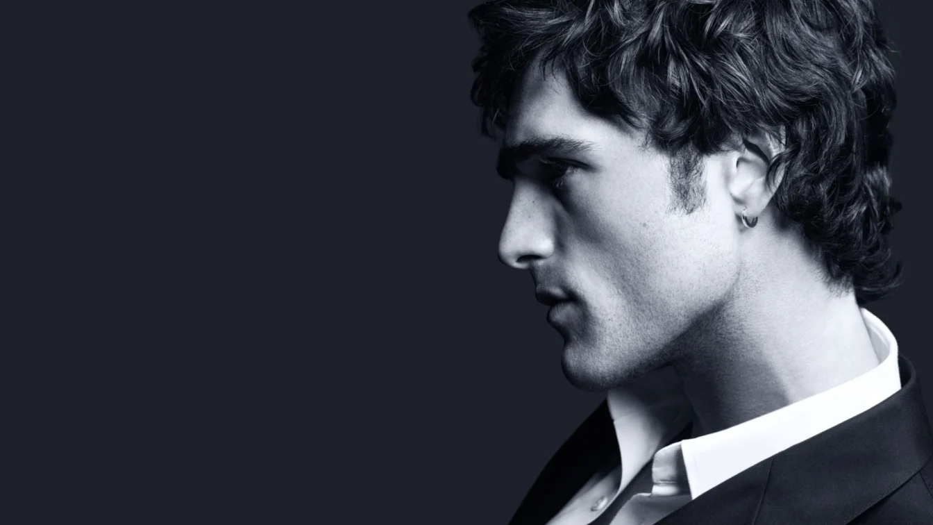 Jacob Elordi la 28 de ani este noua imagine a parfumului Bleu de Chanel