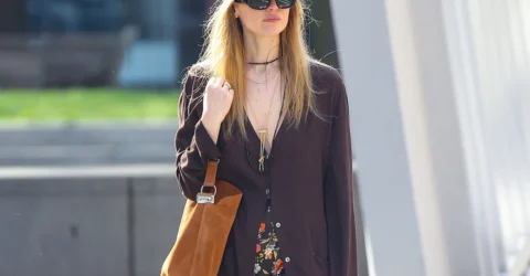 Jennifer Lawrence readuce în atenție sandalele de 690 de dolari care au făcut furori