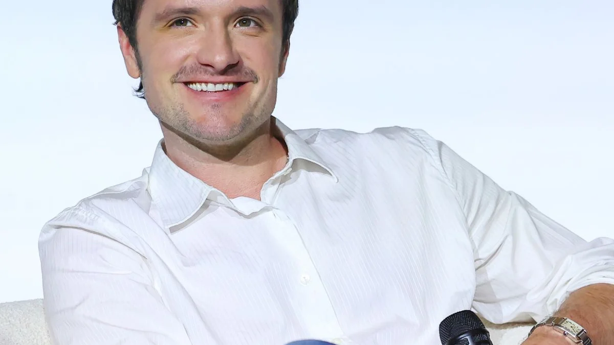Josh Hutcherson, numit monstru de fanii lui Taylor Swift după o declarație virală