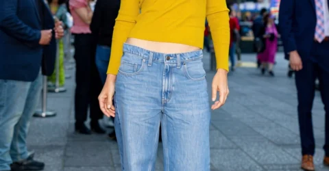 Katie Holmes a renunțat la părul brunet pentru tunsoarea vedetă a anului 2026