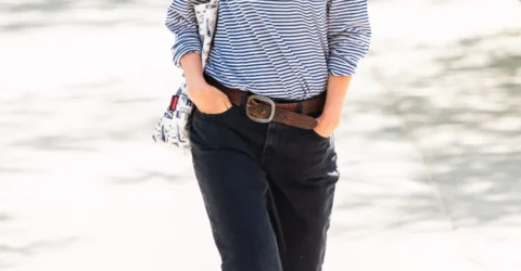 Katie Holmes propune geanta It a primăverii un model neașteptat de la o librărie