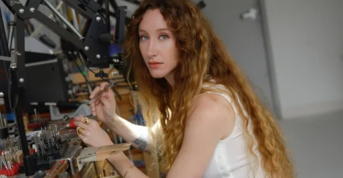 Designerul inelului lui Taylor Swift lansează o colecție cu doar 25 de piese