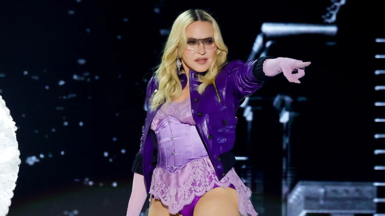Madonna oferă recompensă pentru costumul de la Coachella vechi de 20 de ani