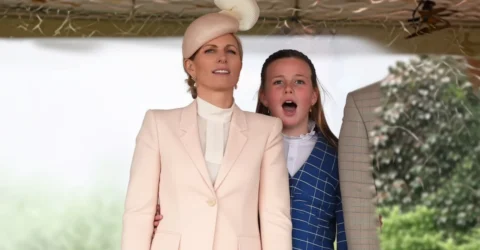 Mia Tindall la 12 ani a purtat la curse geanta de designer a mamei sale Zara