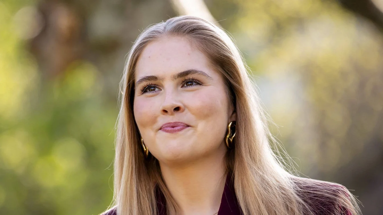 Prințesa Amalia la 22 de ani și misterul articolului dispărut despre monarhie