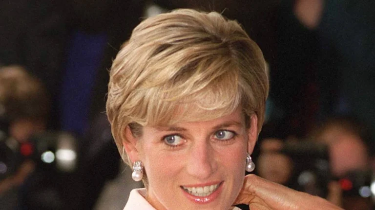 Rochia Dior ‘rebelă’ a Prințesei Diana din 1996 ascunde un secret uluitor