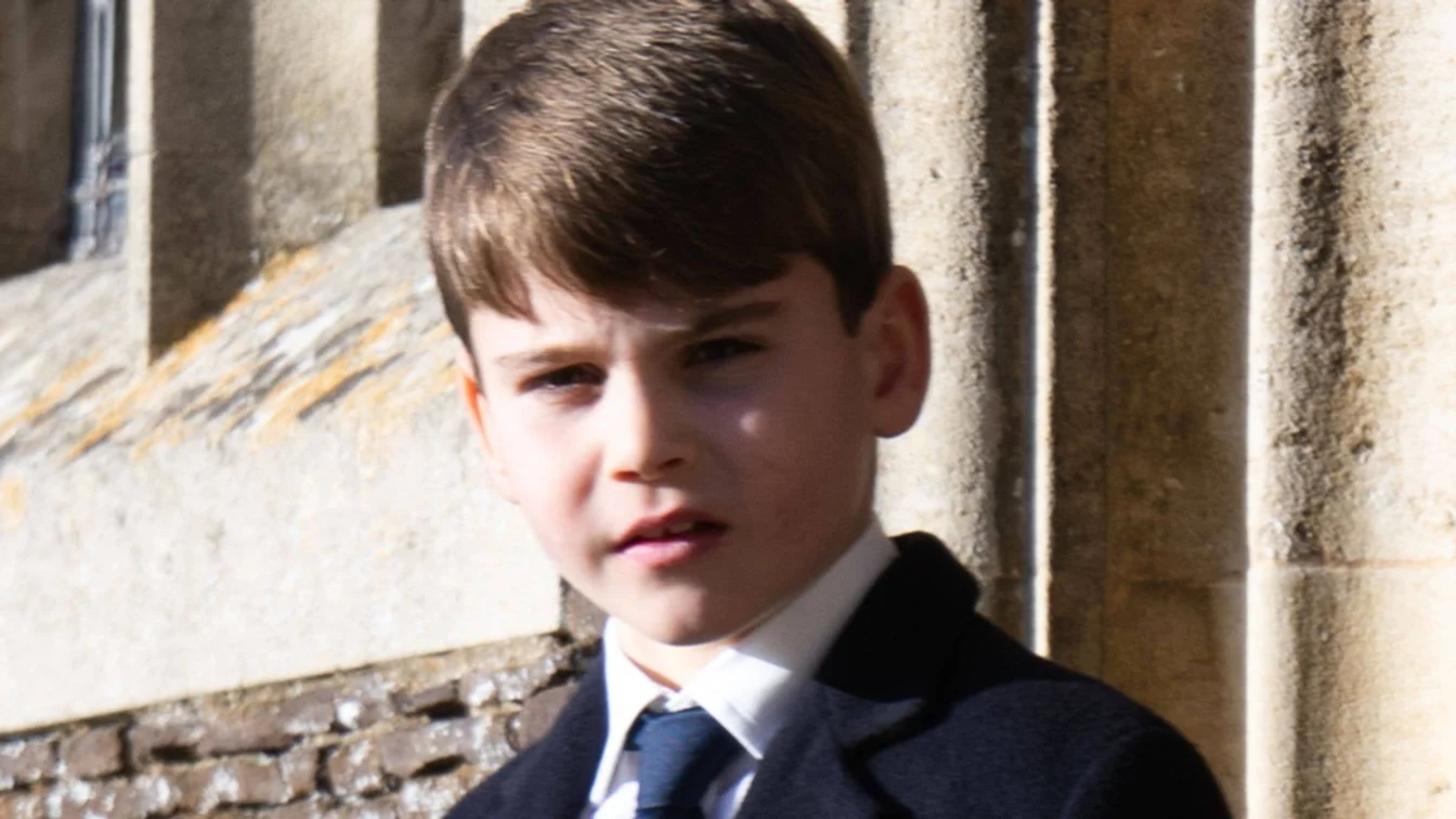 Prințul Louis împlinește 8 ani și poartă un pulover de 42 de lire
