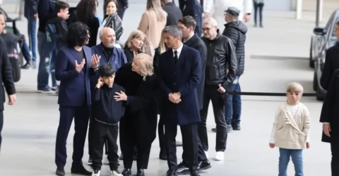 Răzvan Lucescu, imagini copleșitoare alături de nepoți la priveghiul tatălui său