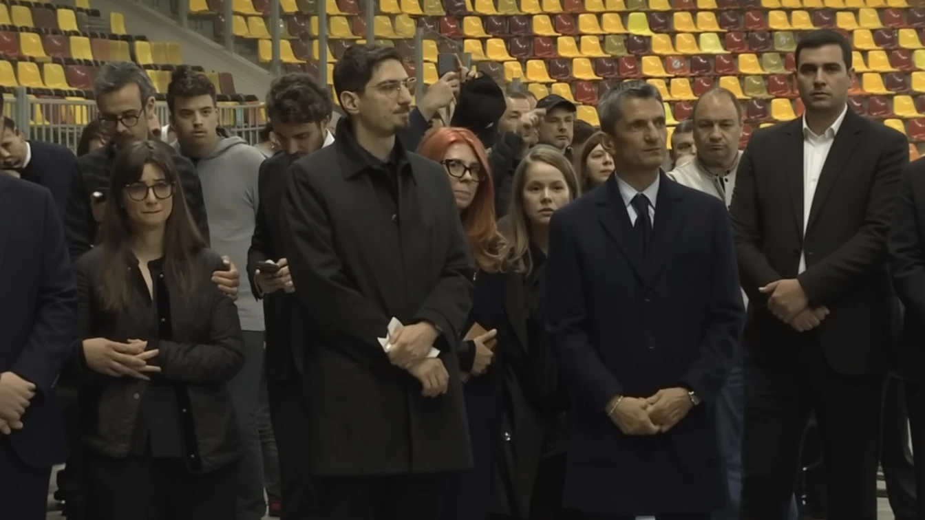Peste 15.000 de oameni la adio-ul lui Lucescu. Stoica – gena familiei e inexplicabilă
