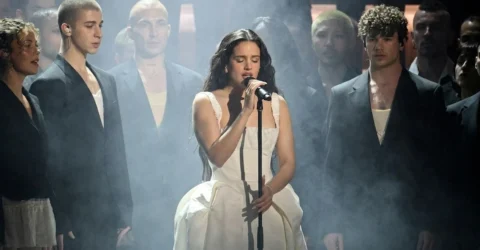 Artista care cântă în 13 limbi a cucerit lumea. Rosalía primește recunoașterea supremă