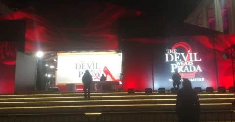 Sute de ținute de la 8 branduri cunoscute apar în The Devil Wears Prada 2