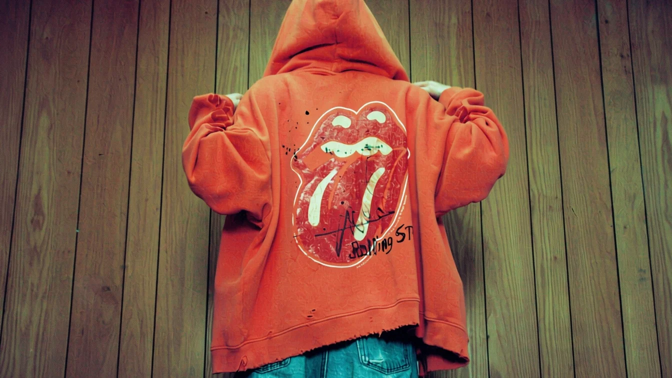 The Rolling Stones lansează o colecție de haine cu prețuri de până la 850 de dolari