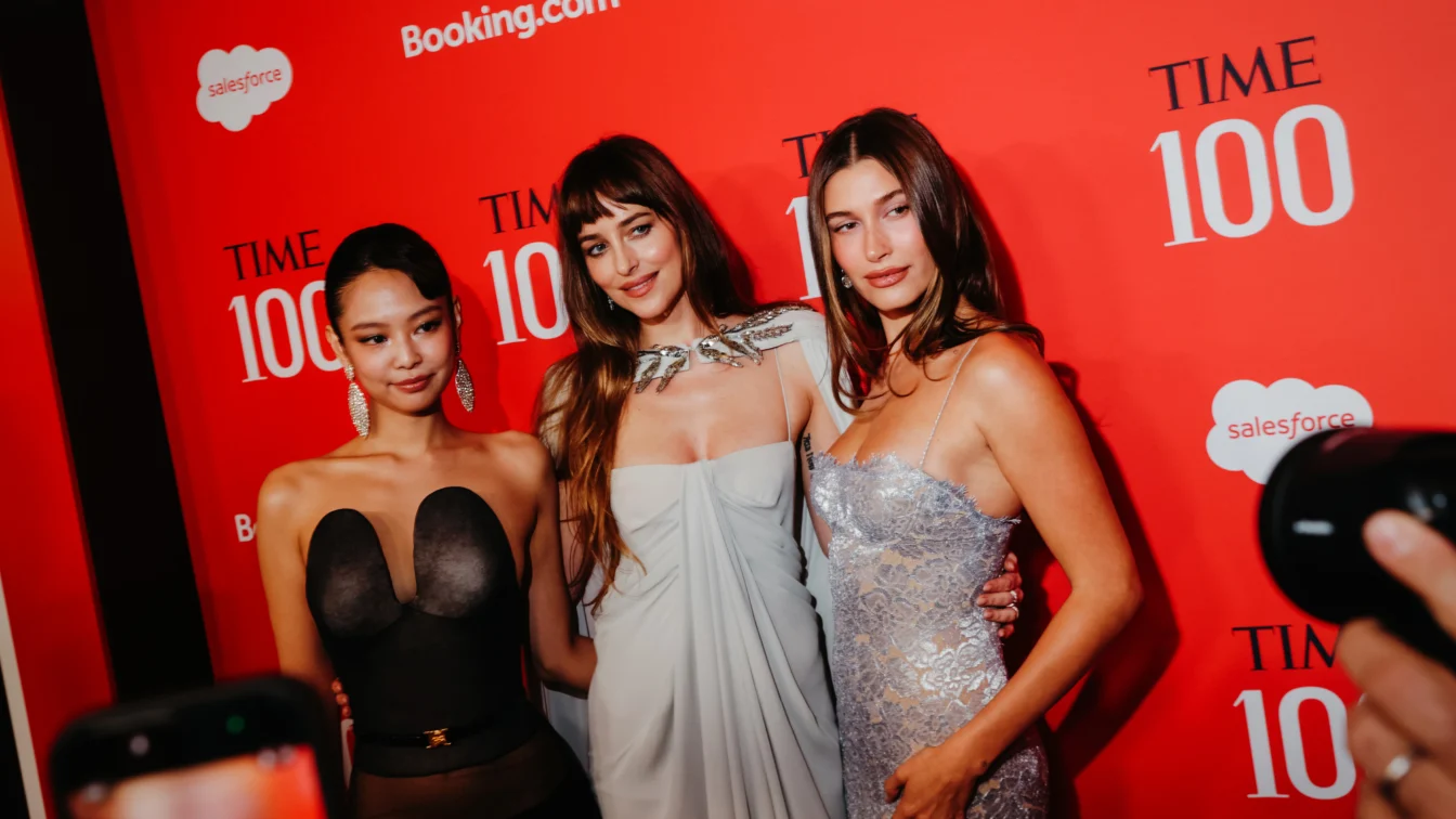 Jennie, Hailey Bieber și Hilary Duff au strălucit la gala Time 100 din New York