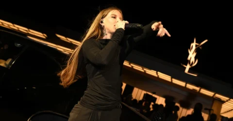 YSL Beauty aduce un drive-thru la Coachella cu Young Miko si Drew Starkey