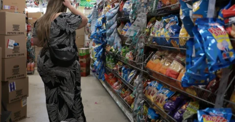 O singură pungă de chipsuri îți afectează atenția arată un studiu recent