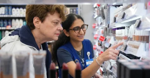 Surpriza din supermarket. Experții în beauty te ajută acum să alegi fondul de ten perfect